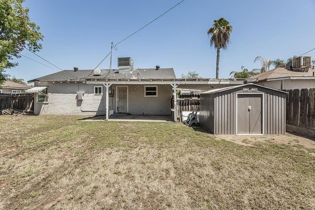 2053 Mayfair Drive E, Fresno, CA 93703