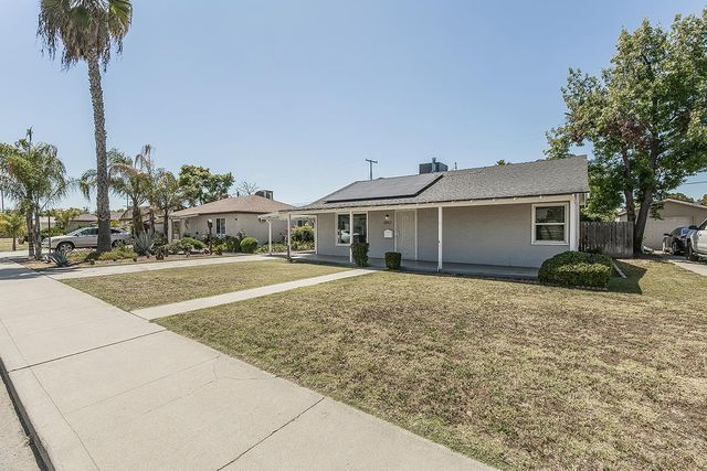 2053 Mayfair Drive E, Fresno, CA 93703