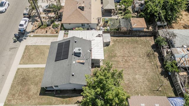 2053 Mayfair Drive E, Fresno, CA 93703