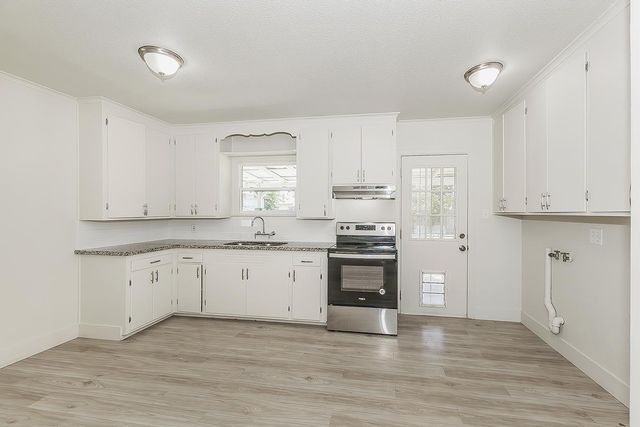 2053 Mayfair Drive E, Fresno, CA 93703