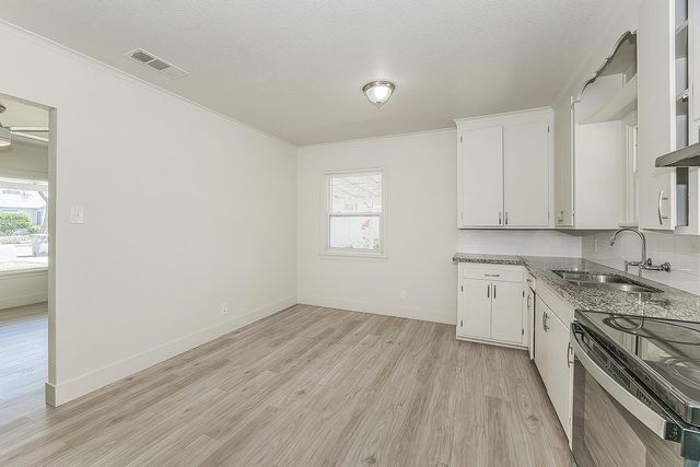 2053 Mayfair Drive E, Fresno, CA 93703