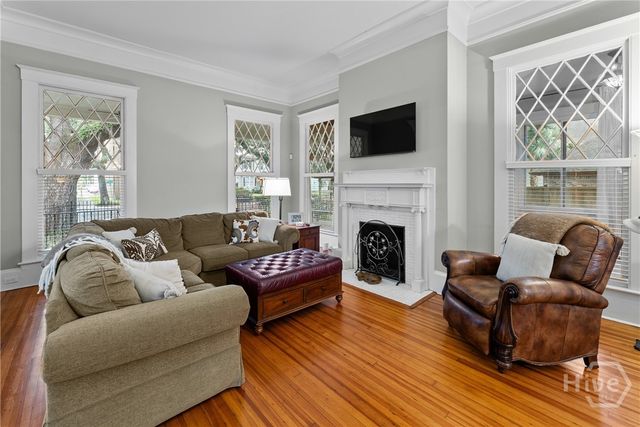 121 E Victory Drive, Savannah, GA 31405