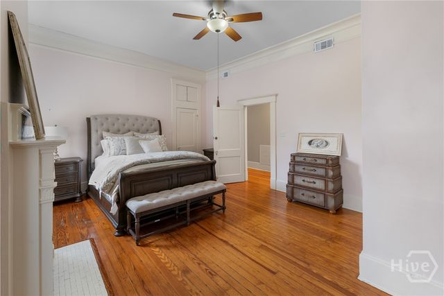 121 E Victory Drive, Savannah, GA 31405