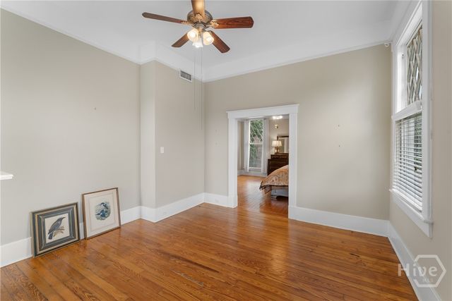 121 E Victory Drive, Savannah, GA 31405