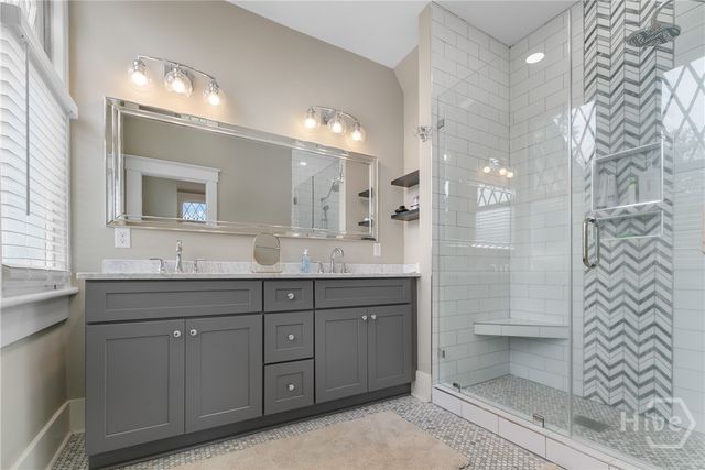 121 E Victory Drive, Savannah, GA 31405