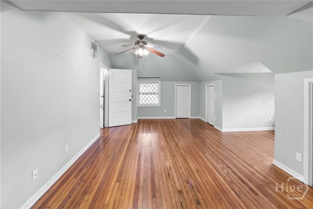 121 E Victory Drive, Savannah, GA 31405