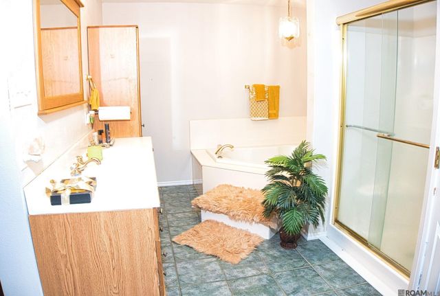 4076 Bennett St, Zachary, LA 70791