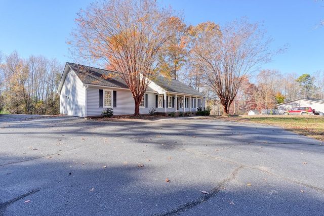 214 Mason Drive, Inman, SC 29349