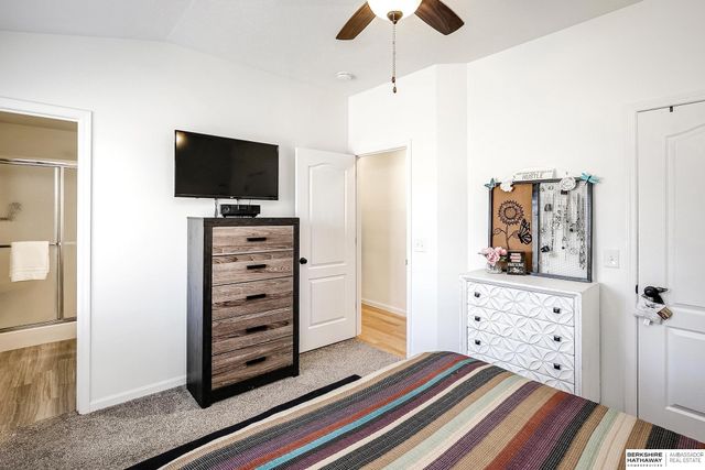 16914 Tibbles Street, Omaha, NE 68116