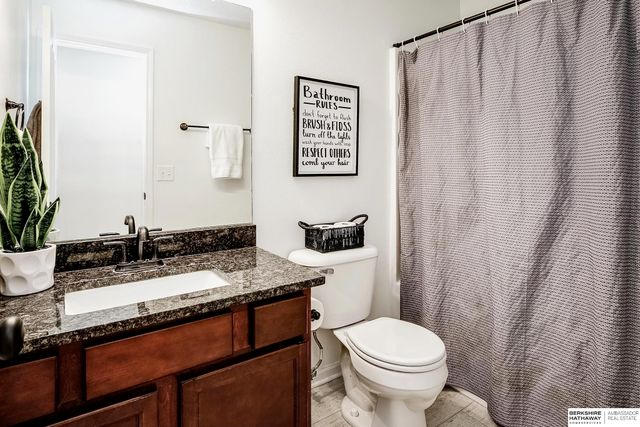 16914 Tibbles Street, Omaha, NE 68116