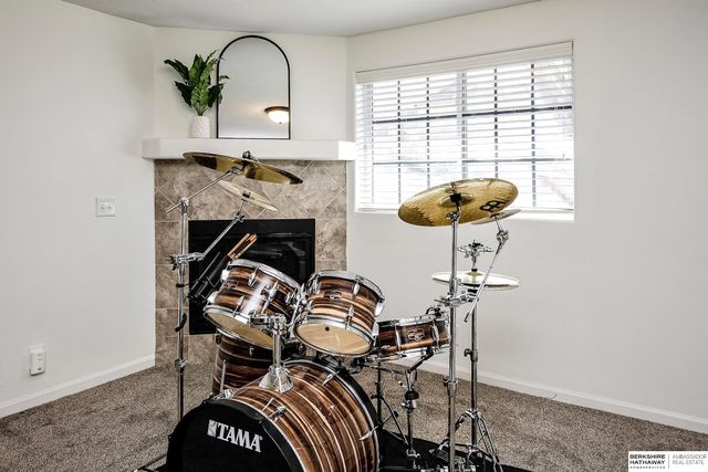 16914 Tibbles Street, Omaha, NE 68116