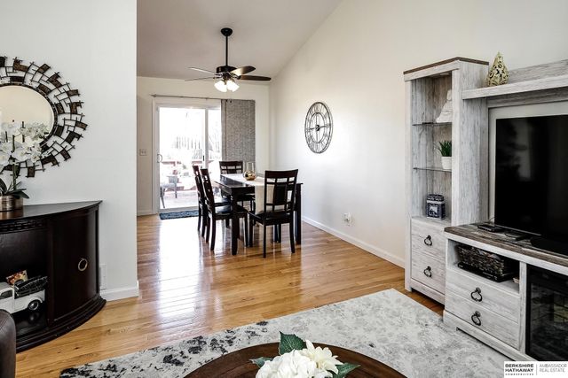 16914 Tibbles Street, Omaha, NE 68116