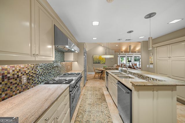233 Azalea Drive, Statesboro, GA 30458