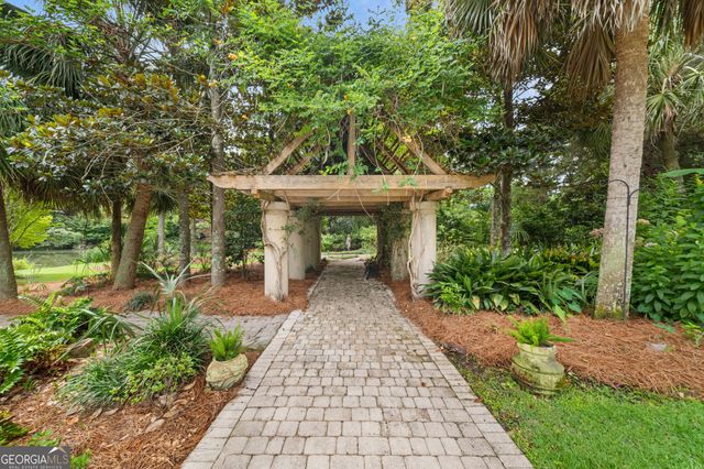 233 Azalea Drive, Statesboro, GA 30458