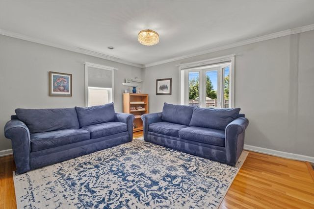 2 Sonrel St, Woburn, MA 01801