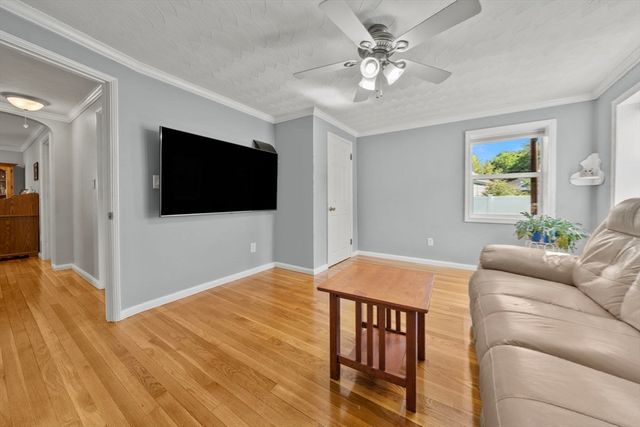 2 Sonrel St, Woburn, MA 01801