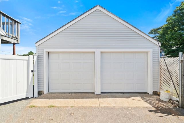 2 Sonrel St, Woburn, MA 01801