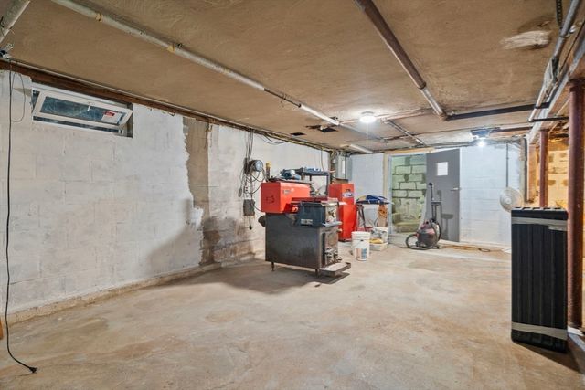 2 Sonrel St, Woburn, MA 01801