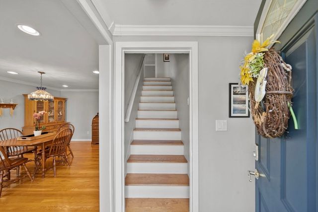 2 Sonrel St, Woburn, MA 01801
