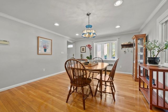 2 Sonrel St, Woburn, MA 01801