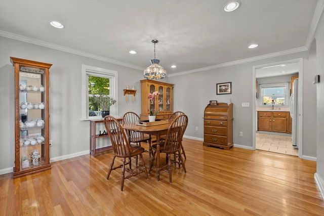 2 Sonrel St, Woburn, MA 01801