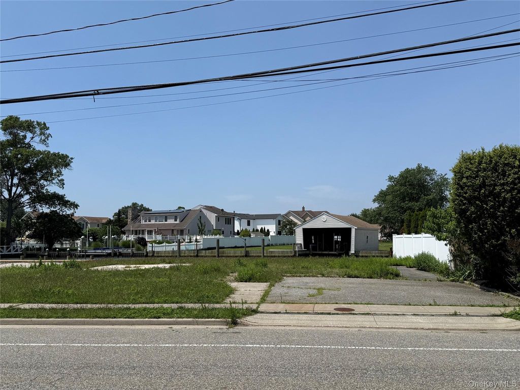 66 Alhambra Road, Massapequa, NY 11758 — exterior