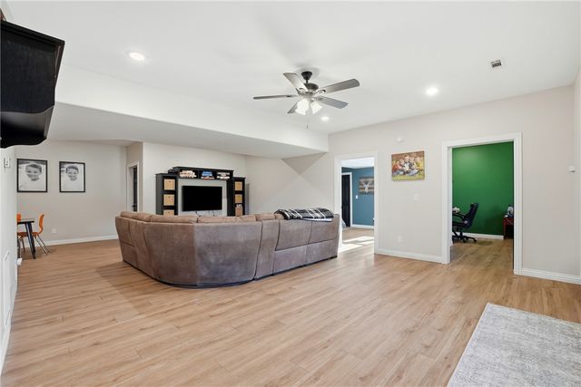 22 Bandy Drive, Holiday Island, AR 72631