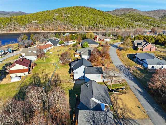 22 Bandy Drive, Holiday Island, AR 72631