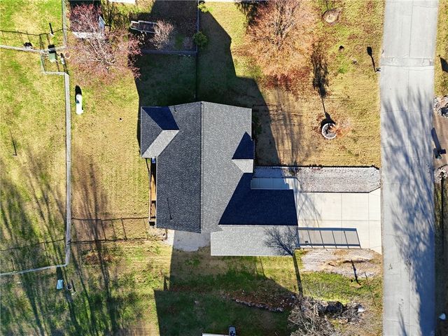 22 Bandy Drive, Holiday Island, AR 72631