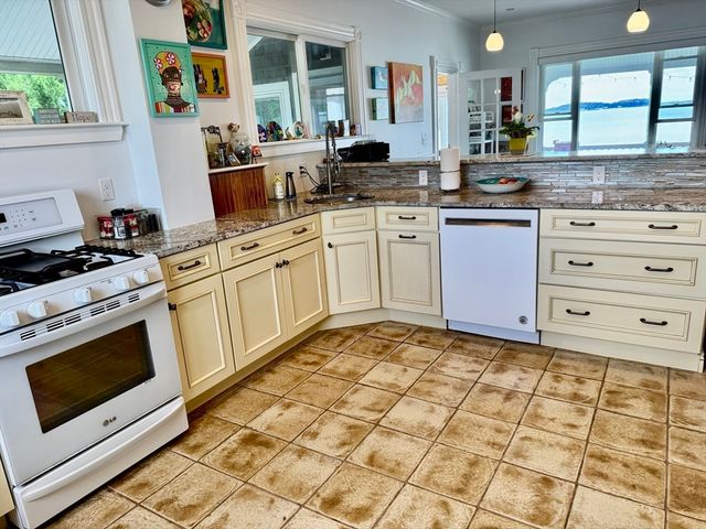 30 Sunset Avenue Sept-May 31 winter, Hull, MA 02045