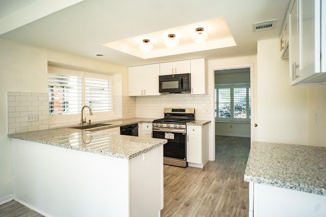 1923 Vinces Bridge Street, Sugar Land, TX 77478