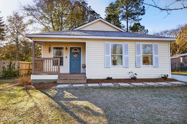 10756 Linohau Way, Diamondhead, MS 39525