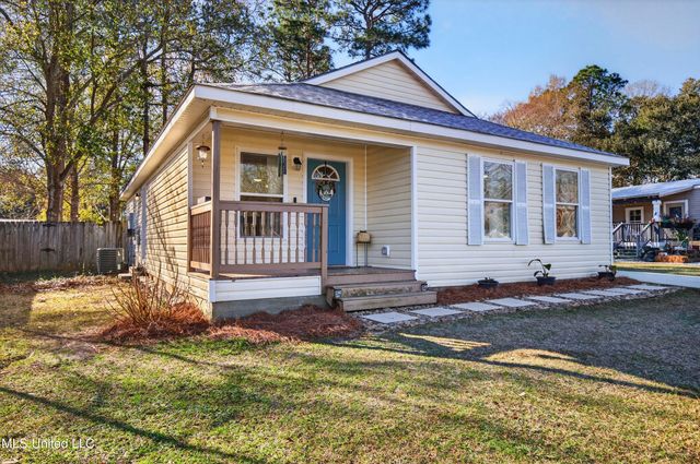 10756 Linohau Way, Diamondhead, MS 39525