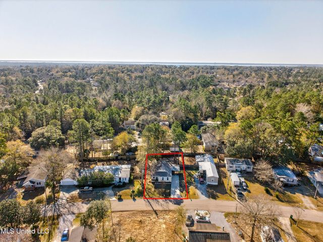 10756 Linohau Way, Diamondhead, MS 39525