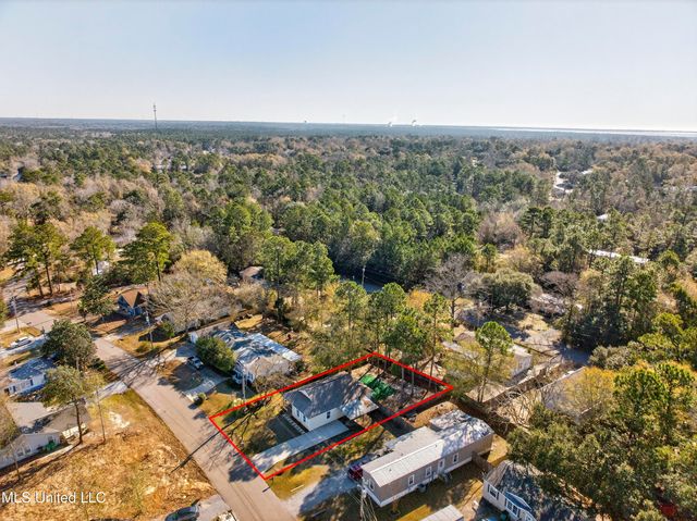 10756 Linohau Way, Diamondhead, MS 39525