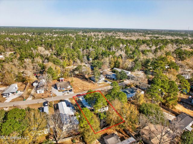 10756 Linohau Way, Diamondhead, MS 39525