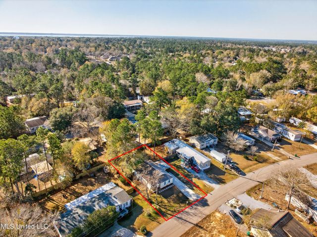 10756 Linohau Way, Diamondhead, MS 39525