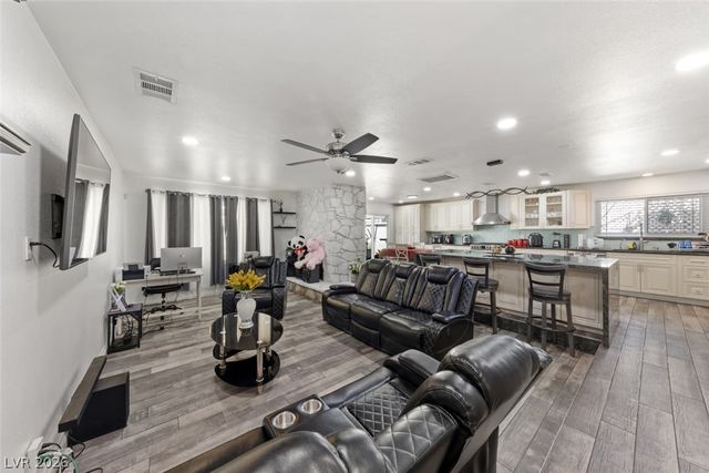 3969 Sorrento Way, Las Vegas, NV 89121