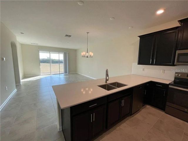 813 OCEAN COURSE AVENUE 813, Davenport, FL 33896