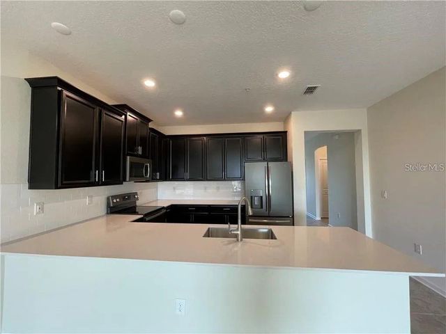 813 OCEAN COURSE AVENUE 813, Davenport, FL 33896