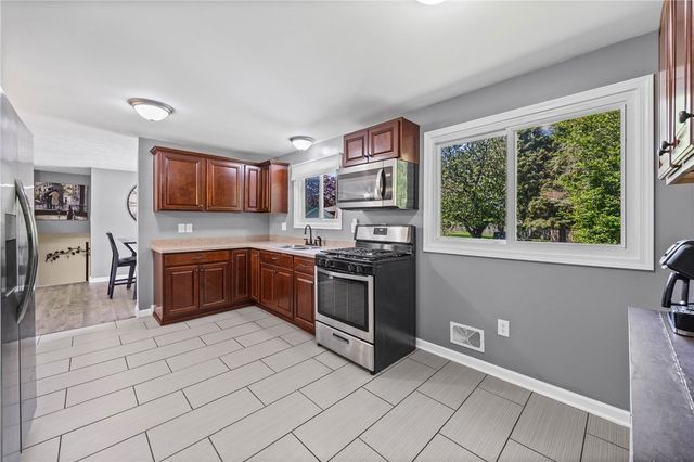 83 Chimney Hill Road, Greece, NY 14612