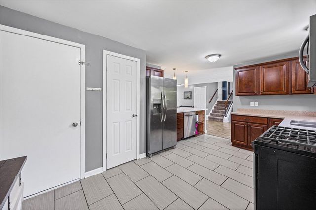 83 Chimney Hill Road, Greece, NY 14612