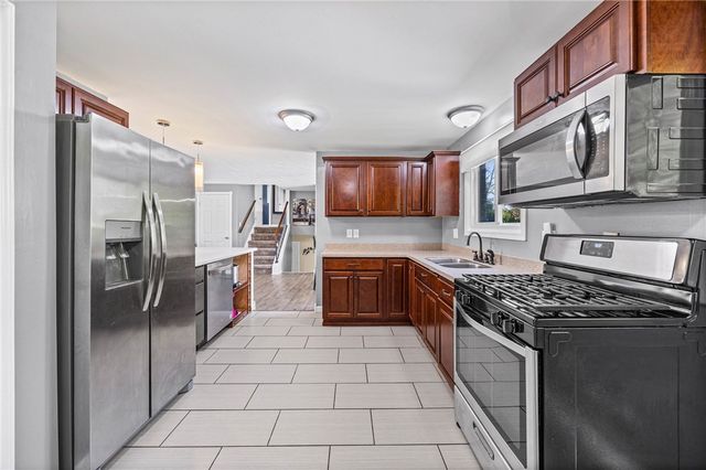 83 Chimney Hill Road, Greece, NY 14612