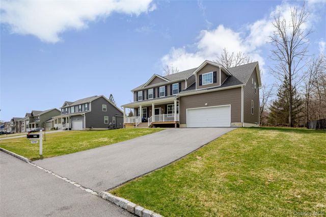 77 Kensington Lane, Poughkeepsie, NY 12603
