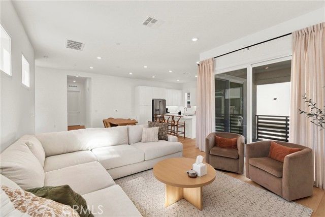 74 Dudley, Irvine, CA 92618