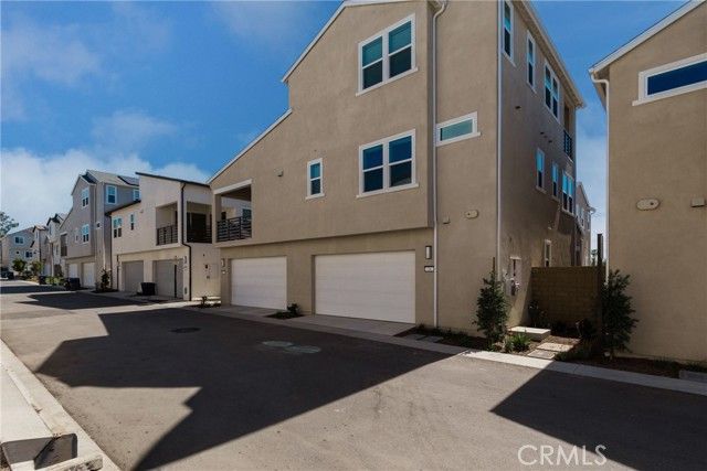 74 Dudley, Irvine, CA 92618