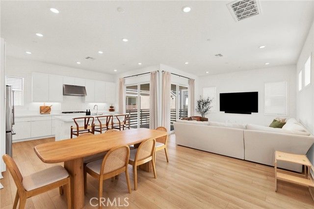 74 Dudley, Irvine, CA 92618