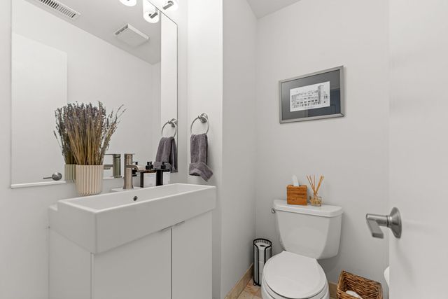 1422 S State Street, Chicago, IL 60605