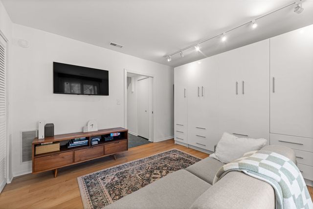 1422 S State Street, Chicago, IL 60605