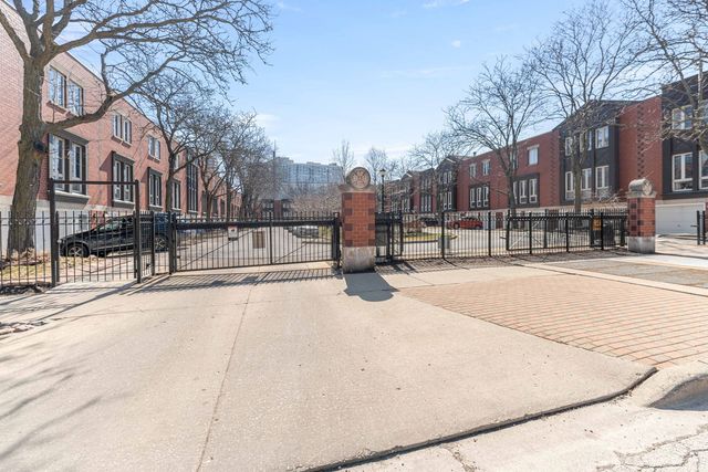 1422 S State Street, Chicago, IL 60605